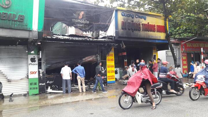Hà Tĩnh: Hỏa hoạn thiêu rụi 5 ngôi nhà trong đêm