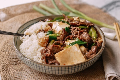 Đậu phụ non sốt thịt bò - món ăn 'chết' cơm mùa lạnh