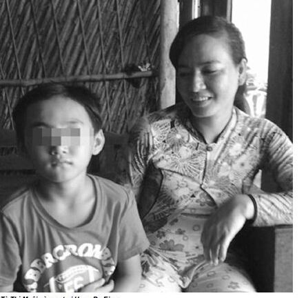 Bi kịch phải phục vụ cả nhà chồng của thôn nữ làm dâu xứ người