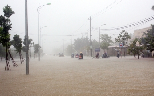 Dự báo thời tiết ngày mai 4/11: Trung Bộ mưa, cảnh báo lũ