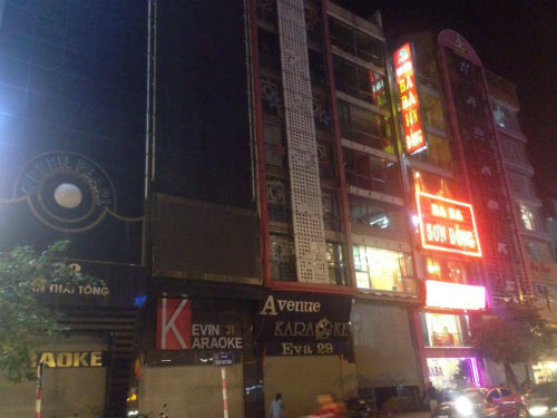 Các quán karaoke Cầu Giấy có thực hiện nghiêm việc dừng hoạt động?