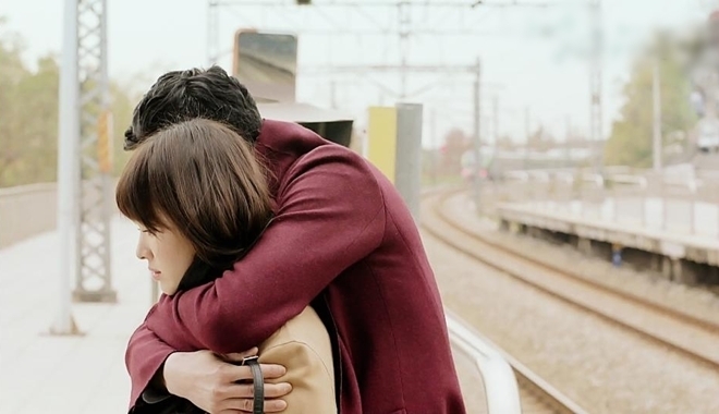 Bàng hoàng trước vở kịch do cô bạn thân dàn dựng bấy lâu