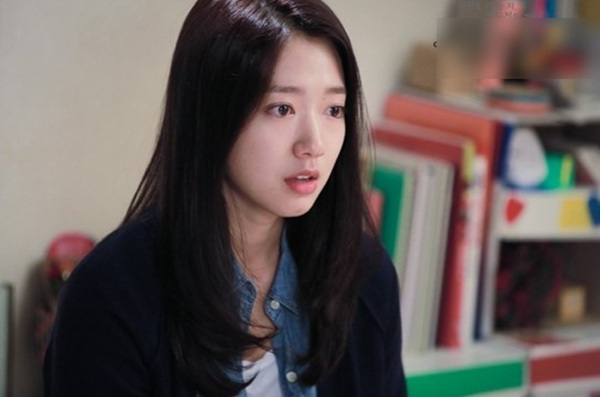 Bật khóc hối hận vì một lần nghe lén điện thoại của chồng