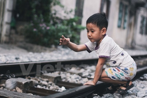 Những 'mảnh' tuổi thơ trên phố đường tàu Lê Duẩn