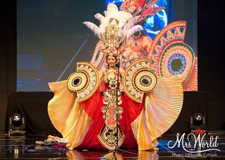 Xuân Thủy lọt Top 5 Mrs World 2016