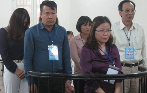 Cựu Giám đốc Công ty rượu Hà Nội bán rượu