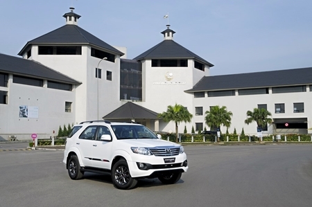 Toyota Việt Nam bất ngờ bán được hơn 5.000 xe trong tháng 10