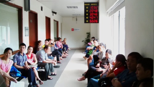 Người dân chủ động phòng ngừa, ngành y căng mình ‘chặn’ dịch