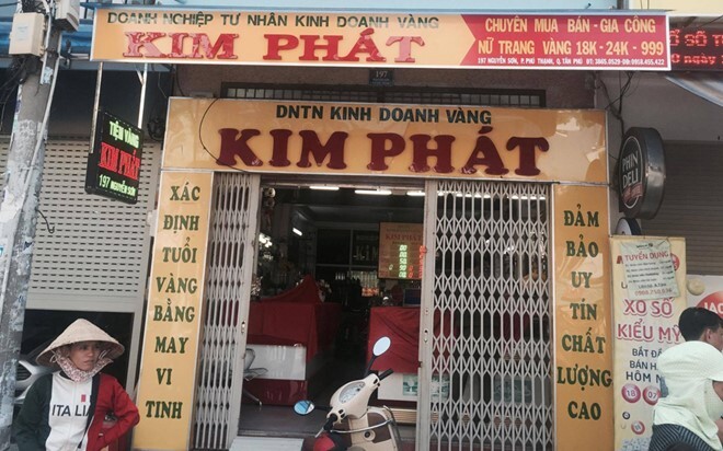 Truy tìm thanh niên bịt khẩu trang dọa phóng hỏa tiệm vàng ở Sài Gòn