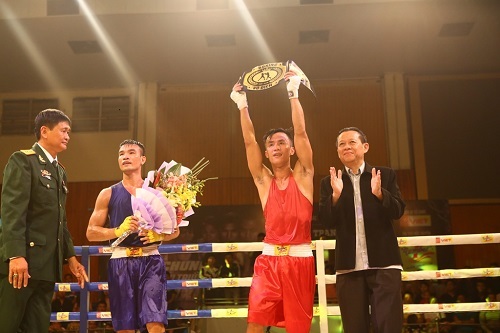 Võ sĩ người Đà Nẵng bảo vệ thành công đai vô địch boxing