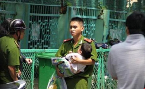 Kẻ lạ mặt liều lĩnh vào nhà, bắt cóc bé 3 tháng tuổi