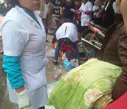 Lên Lào Cai đòi nợ, sản phụ đẻ rơi con giữa đường