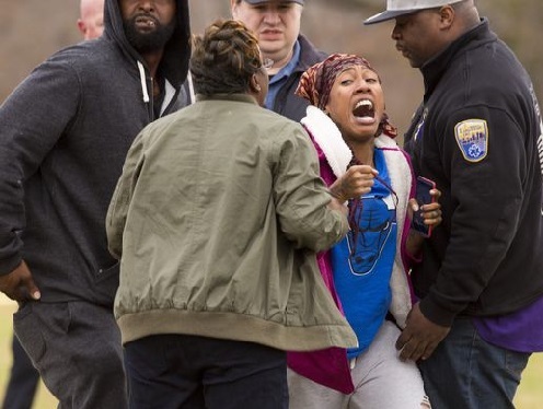 Mỹ: Nổ súng tại lễ Tạ ơn