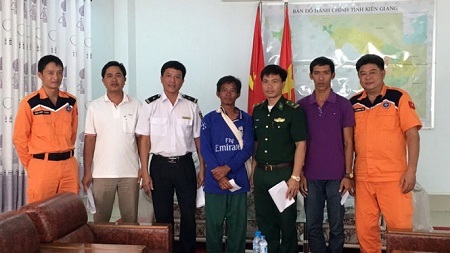 Tìm thấy ngư dân trôi dạt 4 ngày trên biển