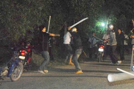 Tranh giành khách hàng, cháu rể chi 15 triệu thuê côn đồ