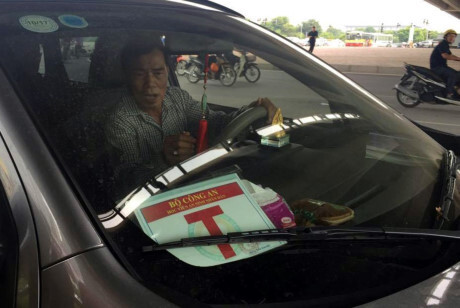 CSGT Hà Nội truy quét những xe gắn mác ‘Bộ Công an’ trái phép