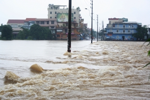 Dự báo thời tiết hôm nay 4/12: Tin lũ miền Trung