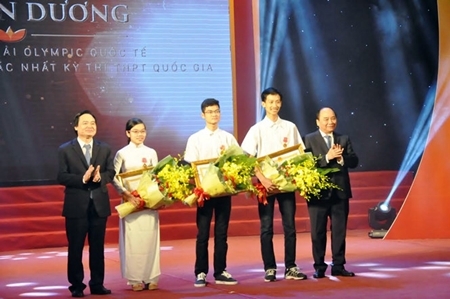 Học sinh đoạt giải Olympic quốc tế nhận Huân chương Lao động hạng ba