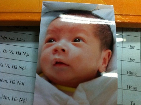 Giải cứu bé sơ sinh khỏi đường dây buôn người xuyên quốc gia