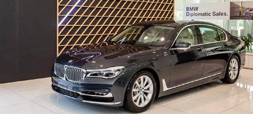 Tạm dừng thông quan các lô hàng nhập khẩu xe ô tô BMW, xem xét khởi tố vụ án