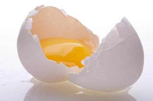 Cách làm trắng da mặt bằng lòng trắng trứng gà