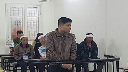 Bị nhổ nước bọt vào ghế, nam thanh niên đâm chết người