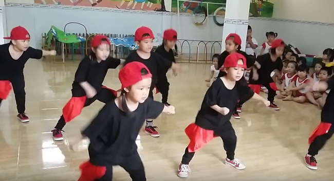 Màn nhảy hip hop của học sinh mẫu giáo hút 4 triệu lượt xem