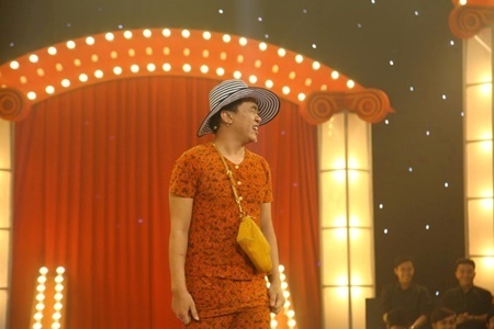 Trường Giang “đá xéo” Trấn Thành trả lương không đủ cho tài xế xe