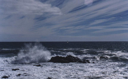 Dự báo thời tiết hôm nay 11/12: Áp thấp trên Biển Đông di chuyển chậm