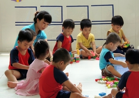 Giáo viên mầm non làm thêm giờ được trả 33.000 đồng/giờ