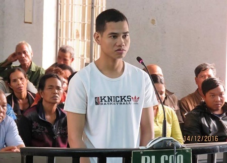 Nghịch tử đâm chết bố ruột vì ... bị làm phiền giấc ngủ