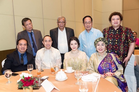 Lý Nhã Kỳ đẹp yêu kiều dự tiệc chào mừng tại Davao, Philippines