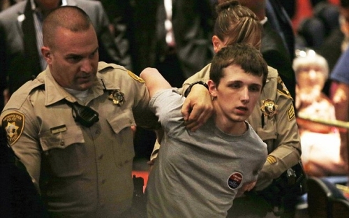 Thanh niên Anh đi tù 12 tháng vì mưu sát Donald Trump