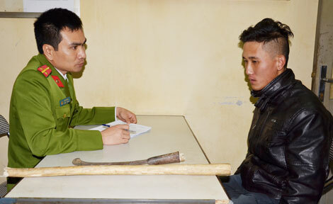 Nghịch tử đâm chết bố ruột vì ... không cho bán đất