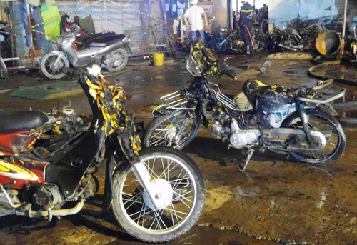Hiện trường vụ cháy cây xăng thiêu rụi hàng chục xe máy