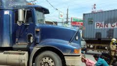 Xe tải đối đầu xe buýt ở Sri Lanka, hàng chục người thương vong