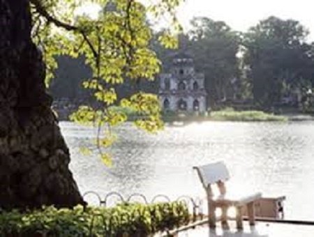 Dự báo thời tiết ngày mai 19/12: Bắc Bộ nắng nhẹ, Nam Bộ mưa rào