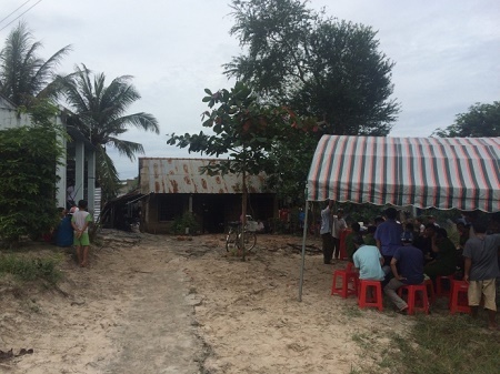 Em cầm dao đâm chết anh ruột trong cuộc nhậu