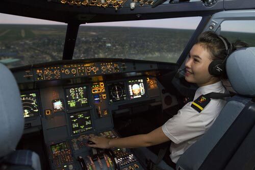 Lý giải vì sao phi công không được phép có sẹo trên cơ thể
