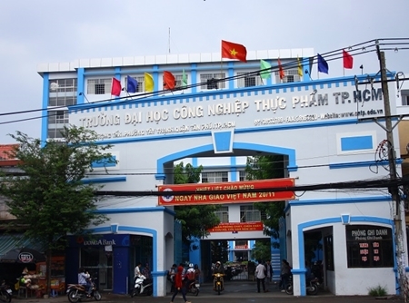 Nợ học phí, hàng trăm sinh viên “suýt” bị đình chỉ thi