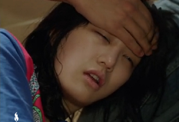 Nỗi đau lúc 11h đêm khi vợ ở cữ bật bình nóng lạnh tắm, chồng keo kiệt tắt đi