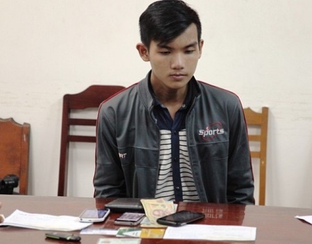 Nam sinh viên quay lén 40 clip trong nhà tắm của nữ sinh để tống tiền