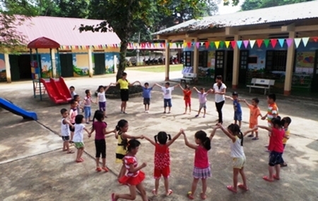 Đầu tư hơn 3 tỷ đồng để đào tạo giáo viên THCS chuyển về dạy mầm non