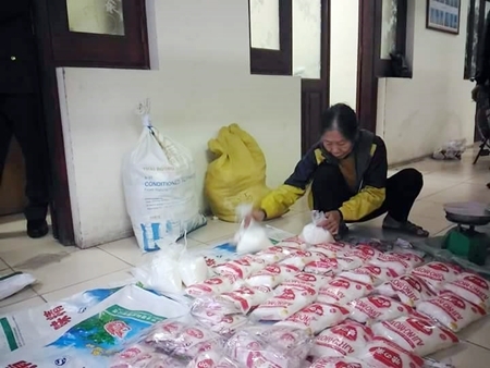 Hà Nội: Thu giữ hàng chục gói mì chính giả trên đường tiêu thụ