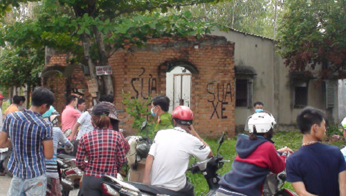 Thiếu nữ tố bị bạn trai cầm dao dọa giết để giao cấu trong nhà hoang