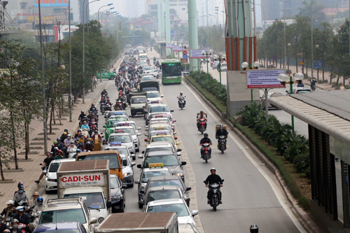 Đề nghị xử nghiêm phương tiện lấn làn xe buýt nhanh