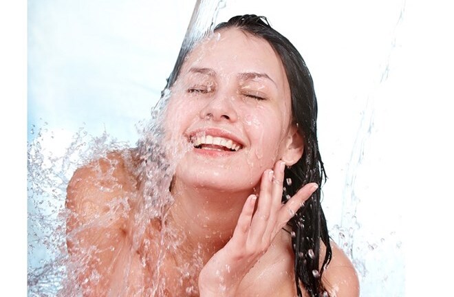 Tắm nước lạnh mùa đông có tốt không?
