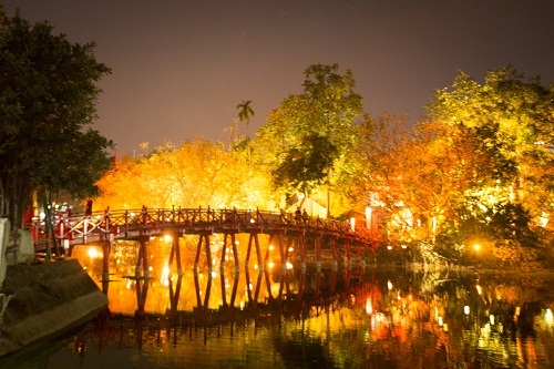 Hà Nội lộng lẫy sắc màu chào đón năm mới