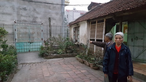 Nghịch tử “Chí Phèo trí thức” tiếp tục đuổi đánh người ngay ở UBND xã