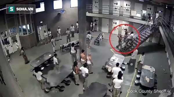 Camera ghi lại cuộc ẩu đả trong nhà tù lớn nhất nước Mỹ